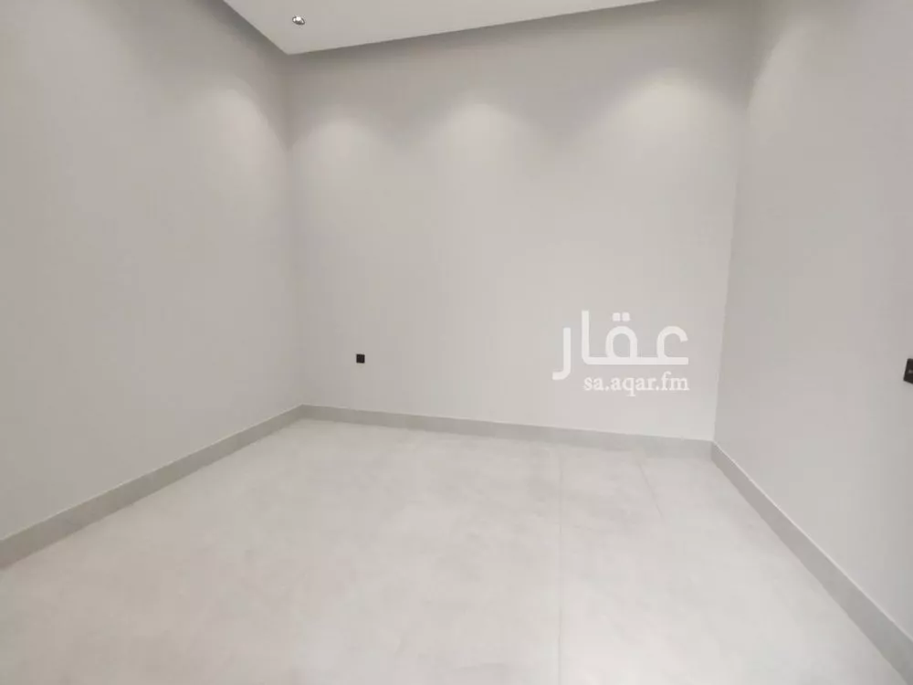 فيلا 6 غرف في العريجاء الغربية 4