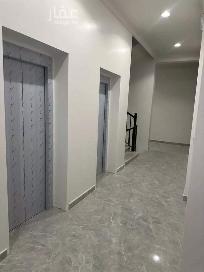 5 bedroom building in Al Hamra, Eastern Province 3