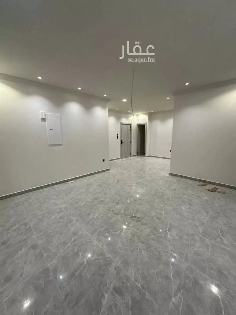 5 bedroom building in Al Hamra, Eastern Province 11