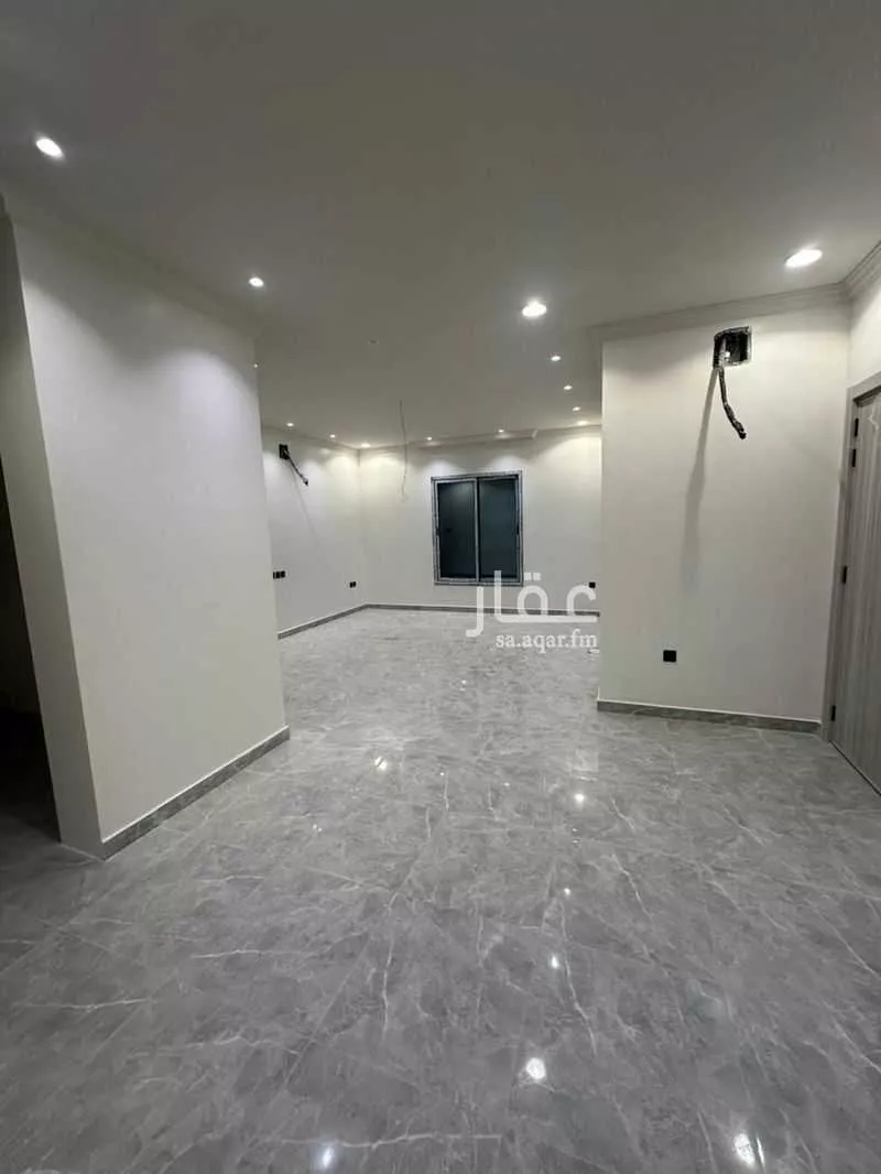 5 bedroom building in Al Hamra, Eastern Province 14