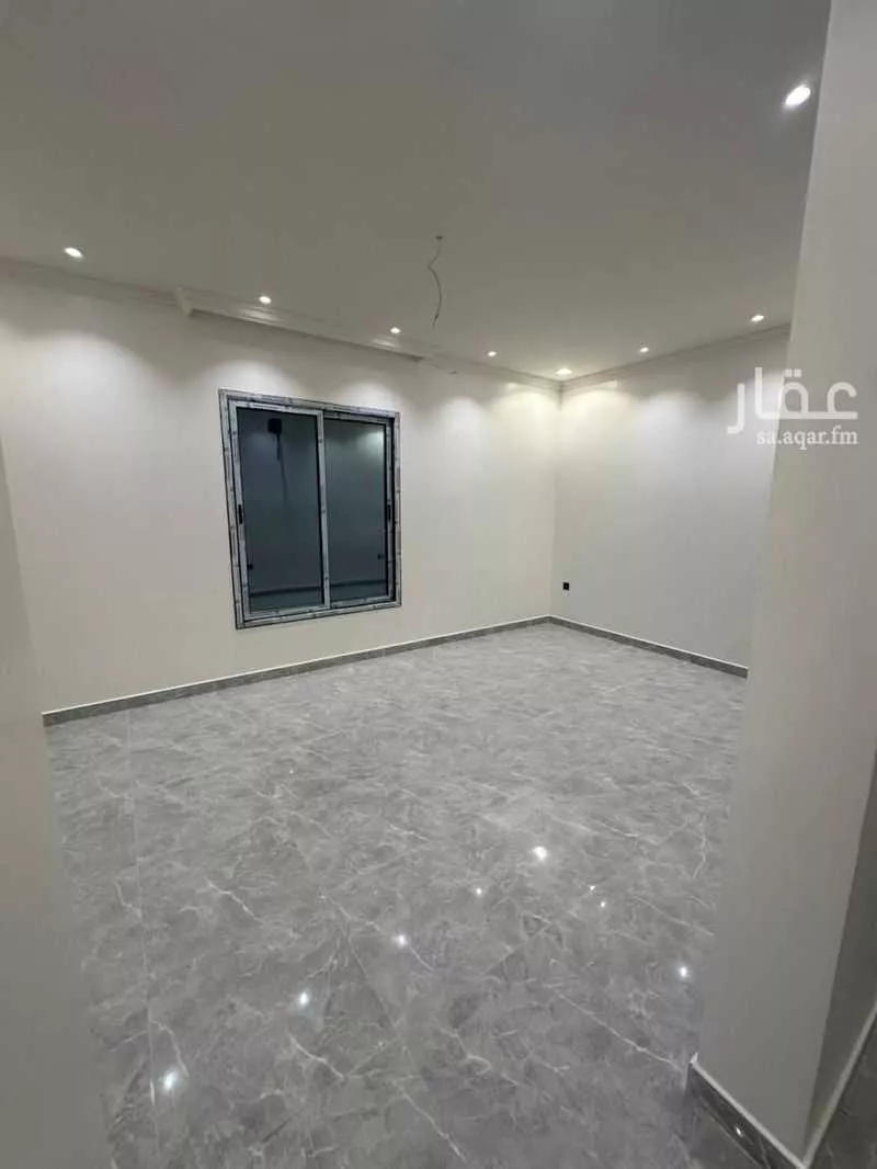 5 bedroom building in Al Hamra, Eastern Province 19