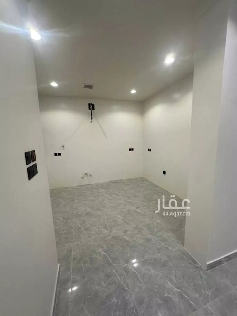 5 bedroom building in Al Hamra, Eastern Province 12