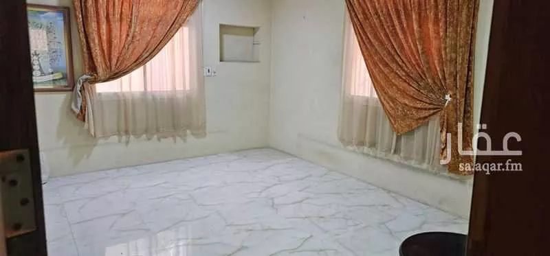 فيلا 9 غرف في احد 2