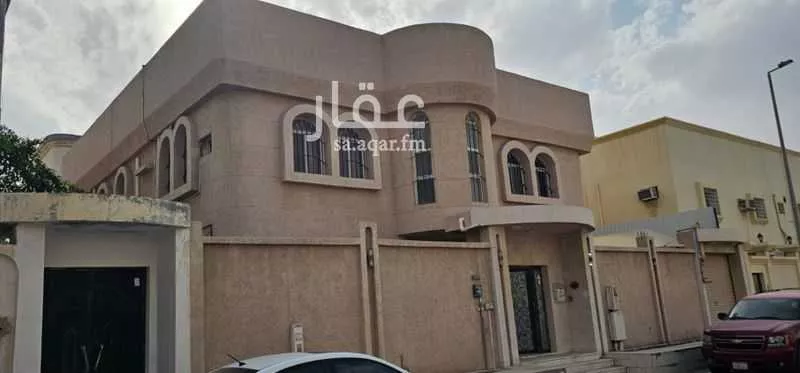 فيلا 9 غرف في احد 1