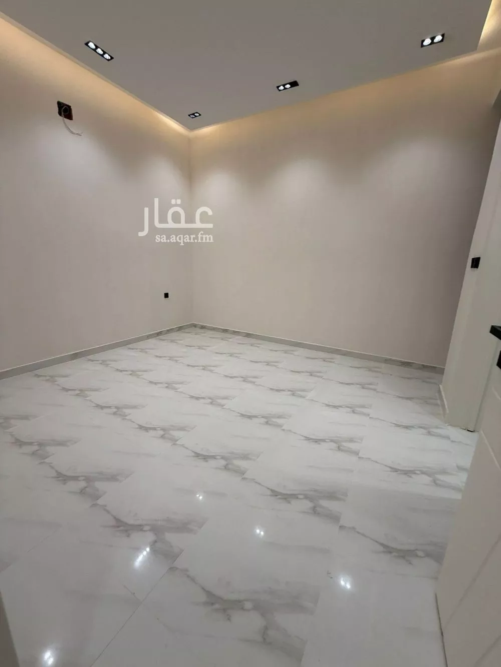 شقة 4 غرف في الزهرة 3