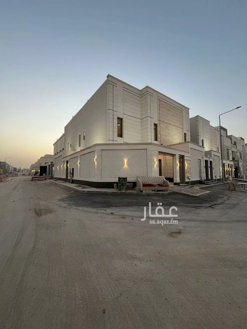 4 bedroom villa in Al Janadriyah 5