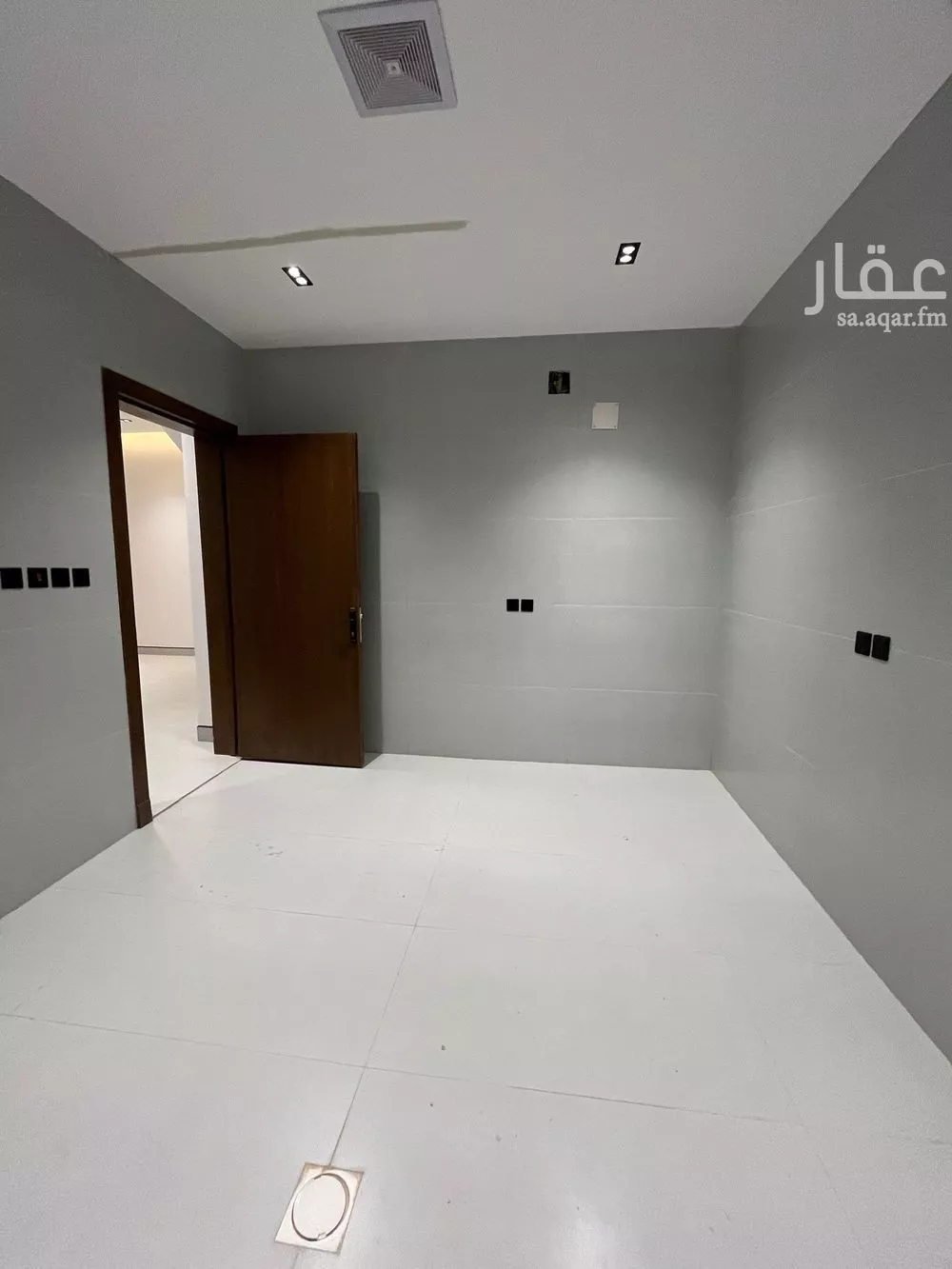 4 bedroom villa in Al Janadriyah 3