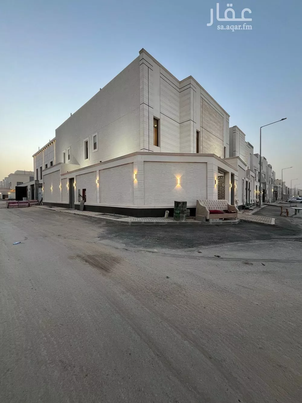 4 bedroom villa in Al Janadriyah 3