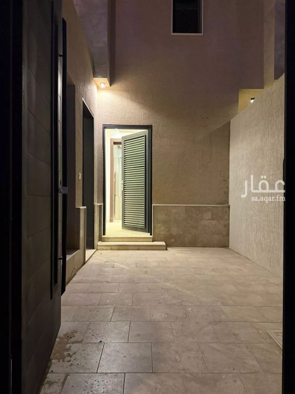 فيلا 6 غرف في النرجس 4