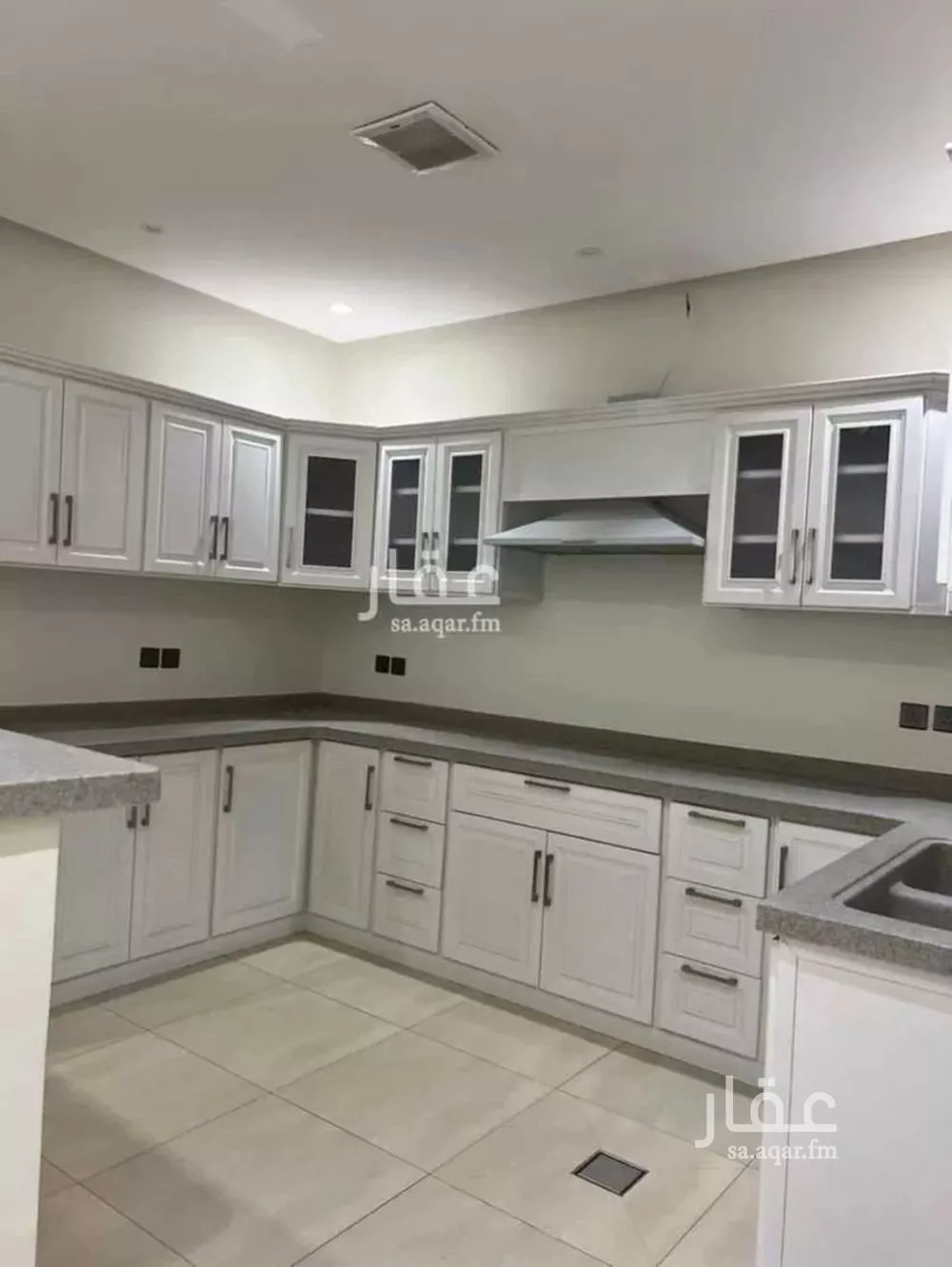 شقة 3 غرف في الملقا 4