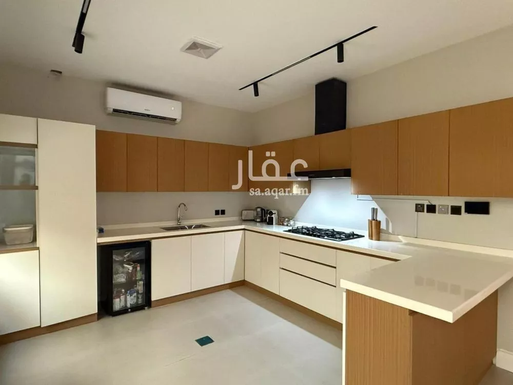 فيلا 5 غرف في العارض 5