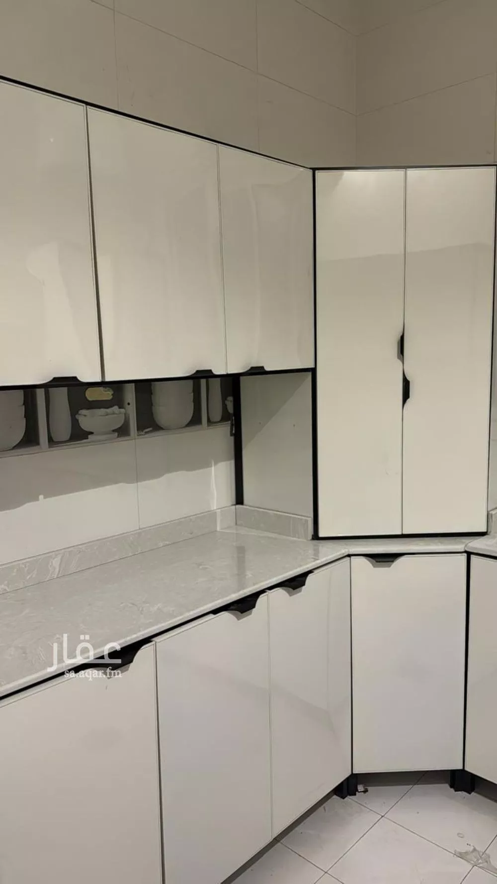 شقة 4 غرف في العارض 1