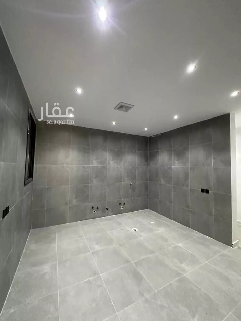 6 bedroom floor in Al Maizilah 1