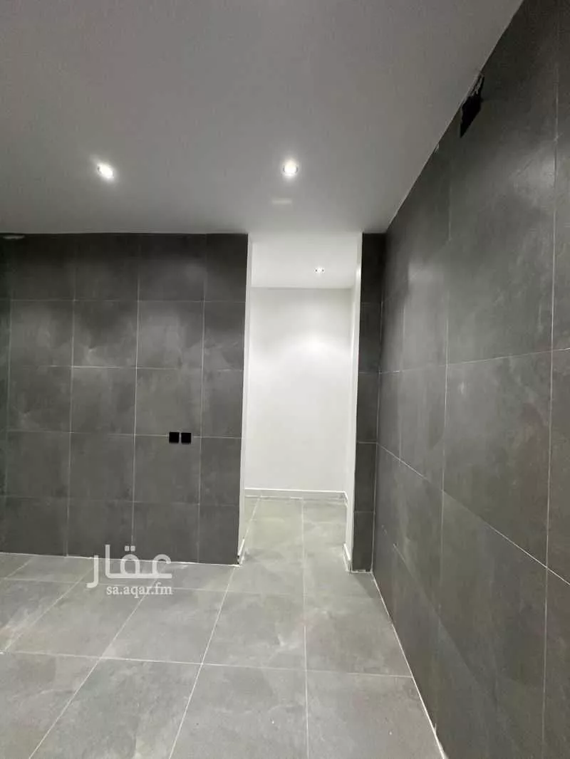 6 bedroom floor in Al Maizilah 5