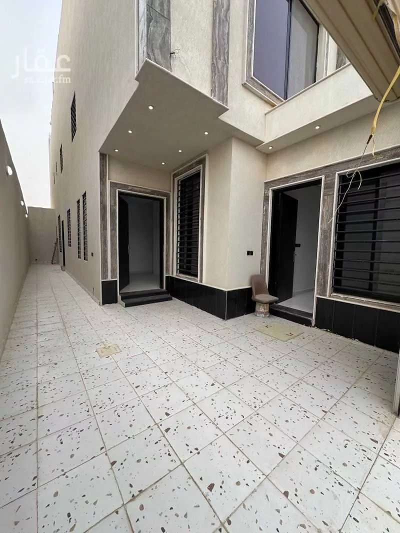 6 bedroom floor in Al Maizilah 4