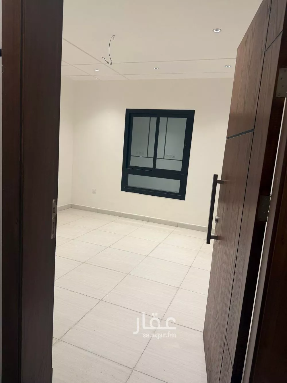 شقة 4 غرف في الواحة 2