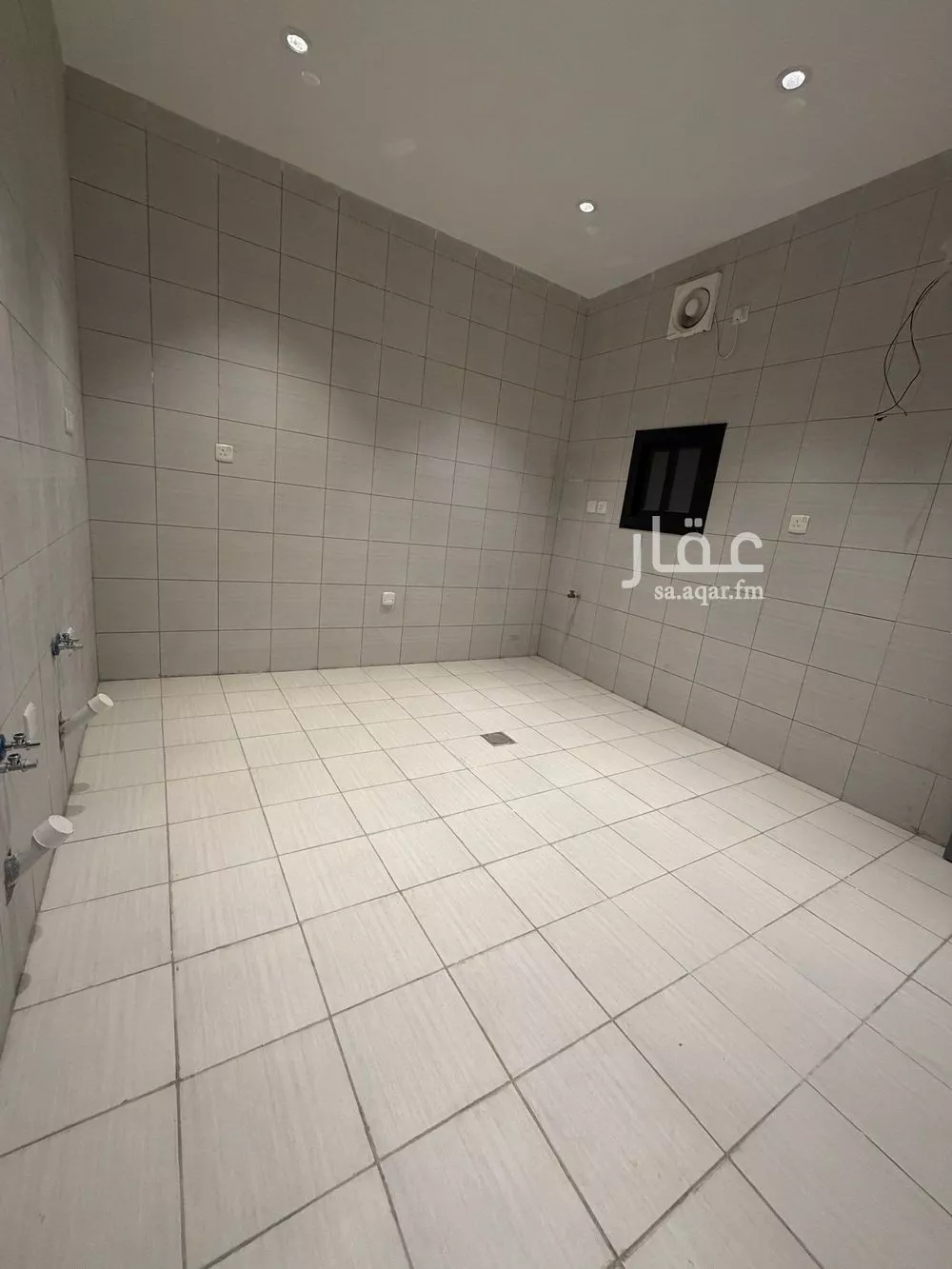 شقة 4 غرف في الواحة 5