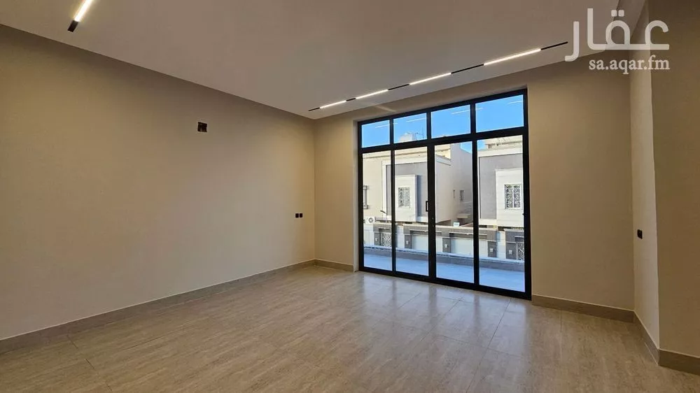 فيلا 5 غرف في العارض 2