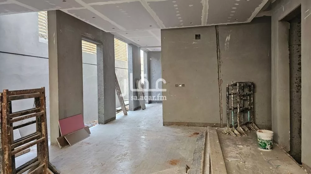 5 bedroom villa in Granada, Riyadh 5