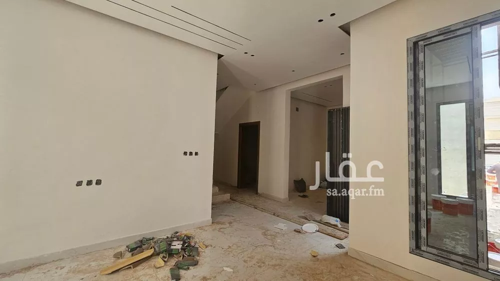 فيلا 4 غرف في الشرق 4