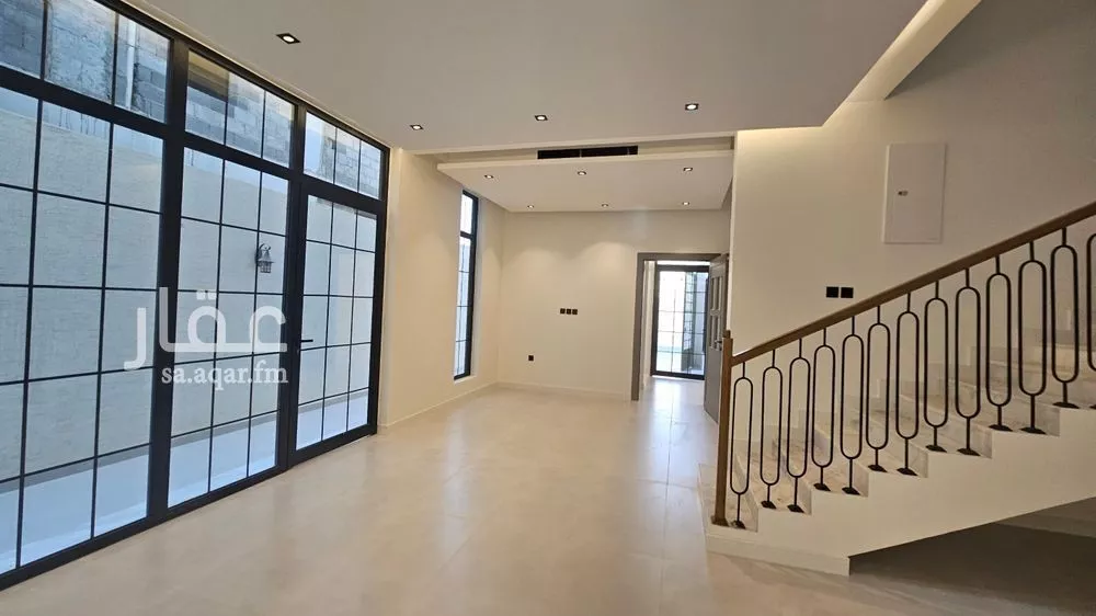 فيلا 4 غرف في الفاروق 5