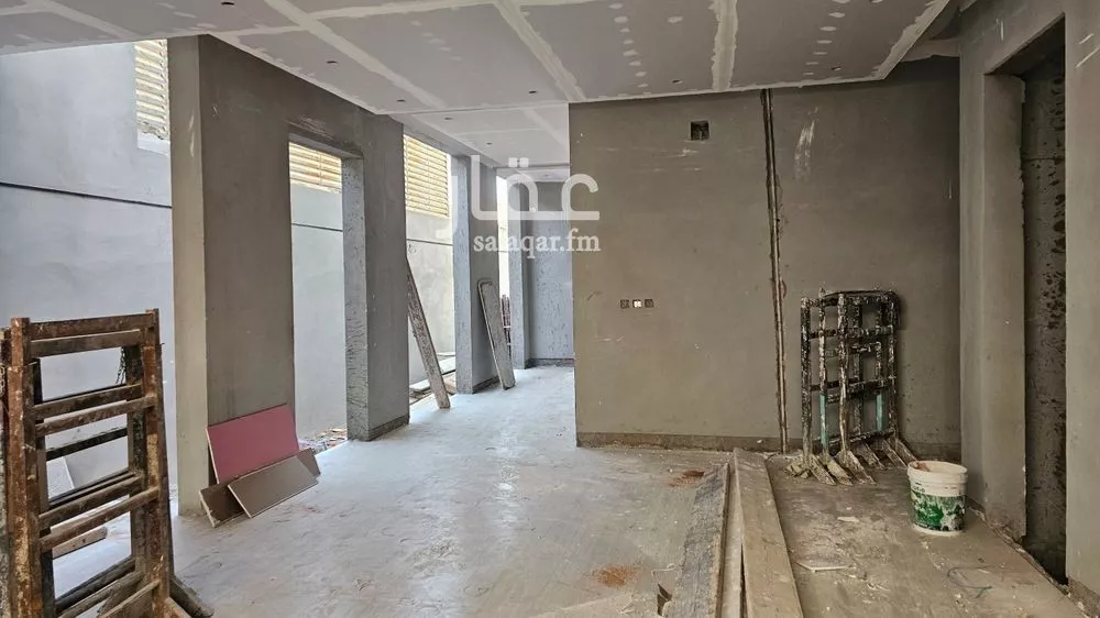 5 bedroom villa in Granada, Riyadh 5