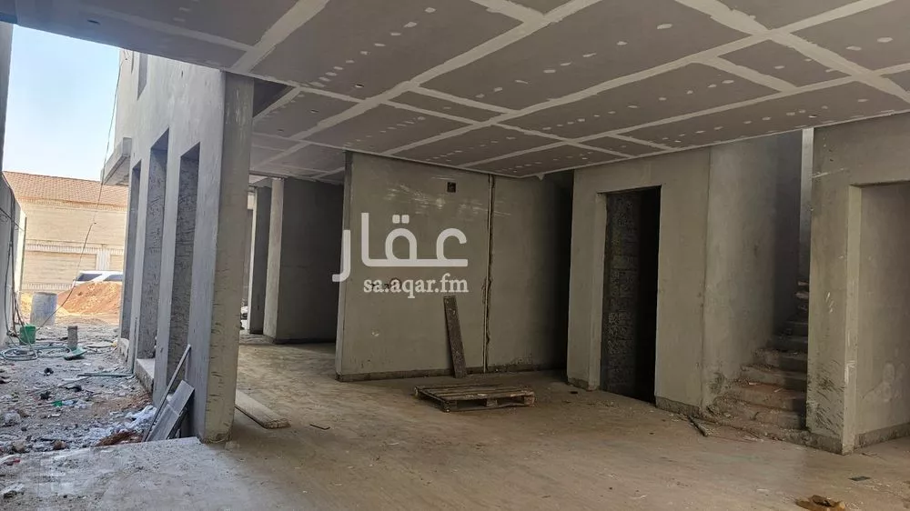 5 bedroom villa in Granada, Riyadh 6