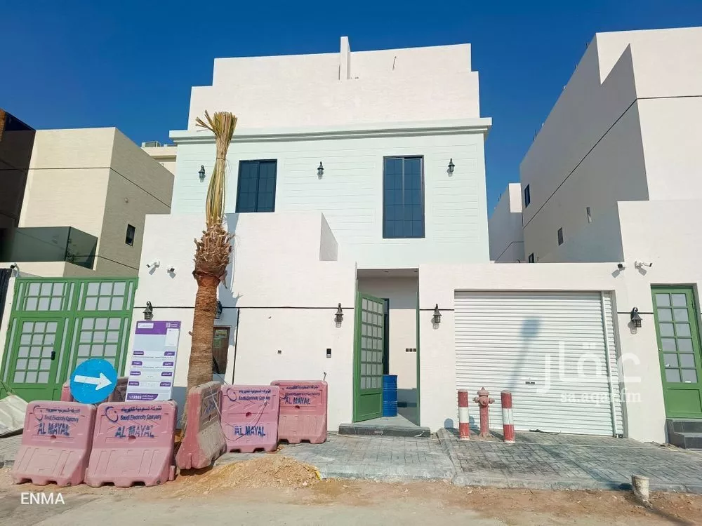 5 bedroom villa in Al Farouq 2