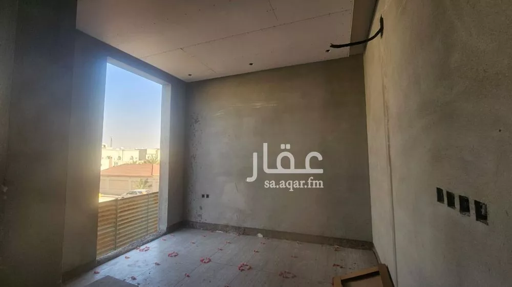 5 bedroom villa in Granada, Riyadh 11