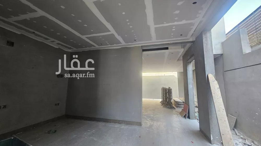 5 bedroom villa in Granada, Riyadh 9