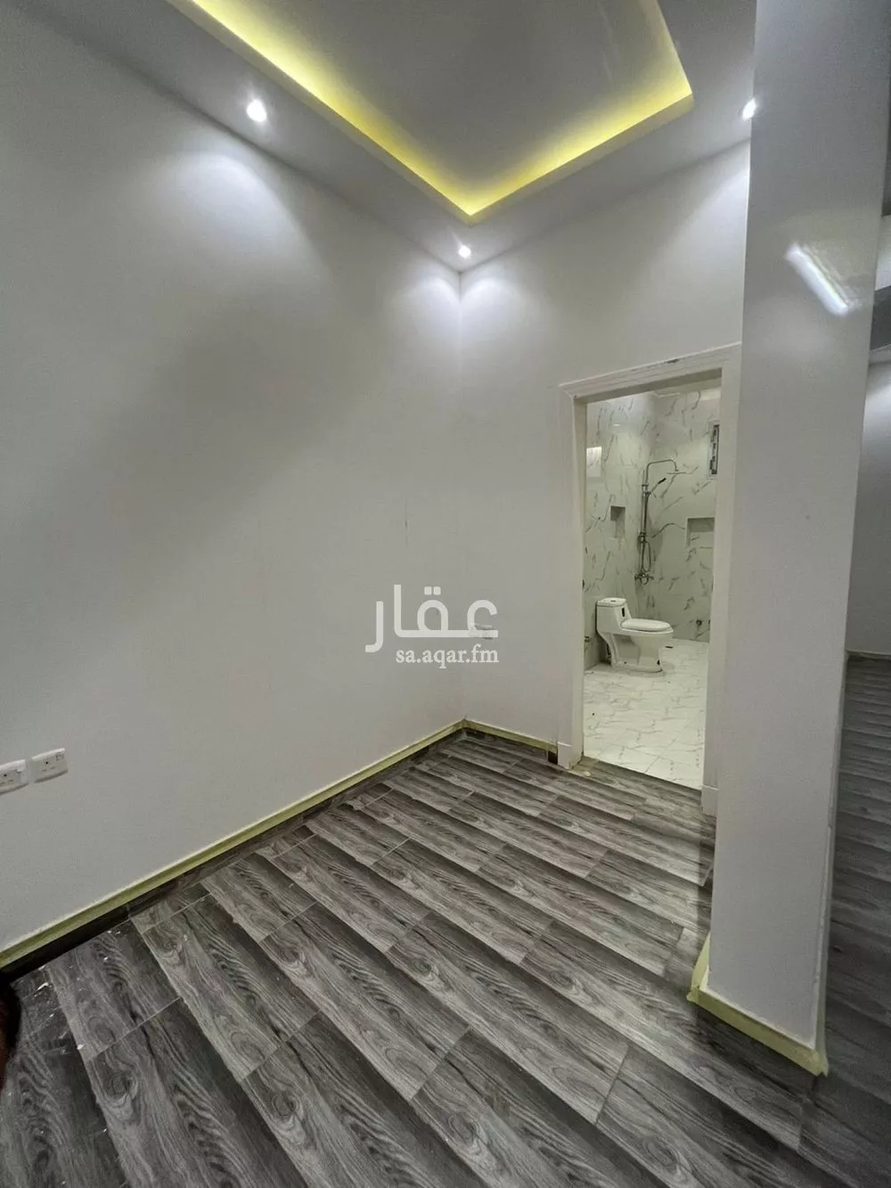 فيلا 5 غرف في العارض 2