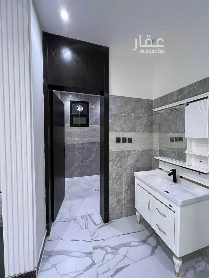 4 bedroom villa in Dhahrat Laban, Riyadh 14
