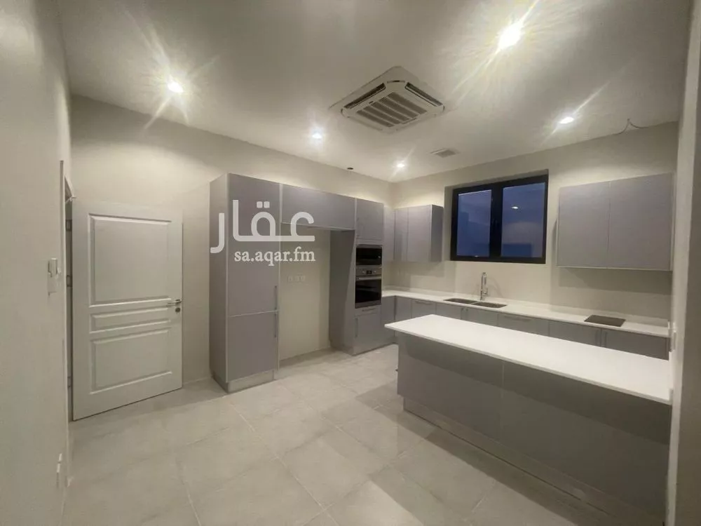 5 bedroom villa in Al Narjis 5