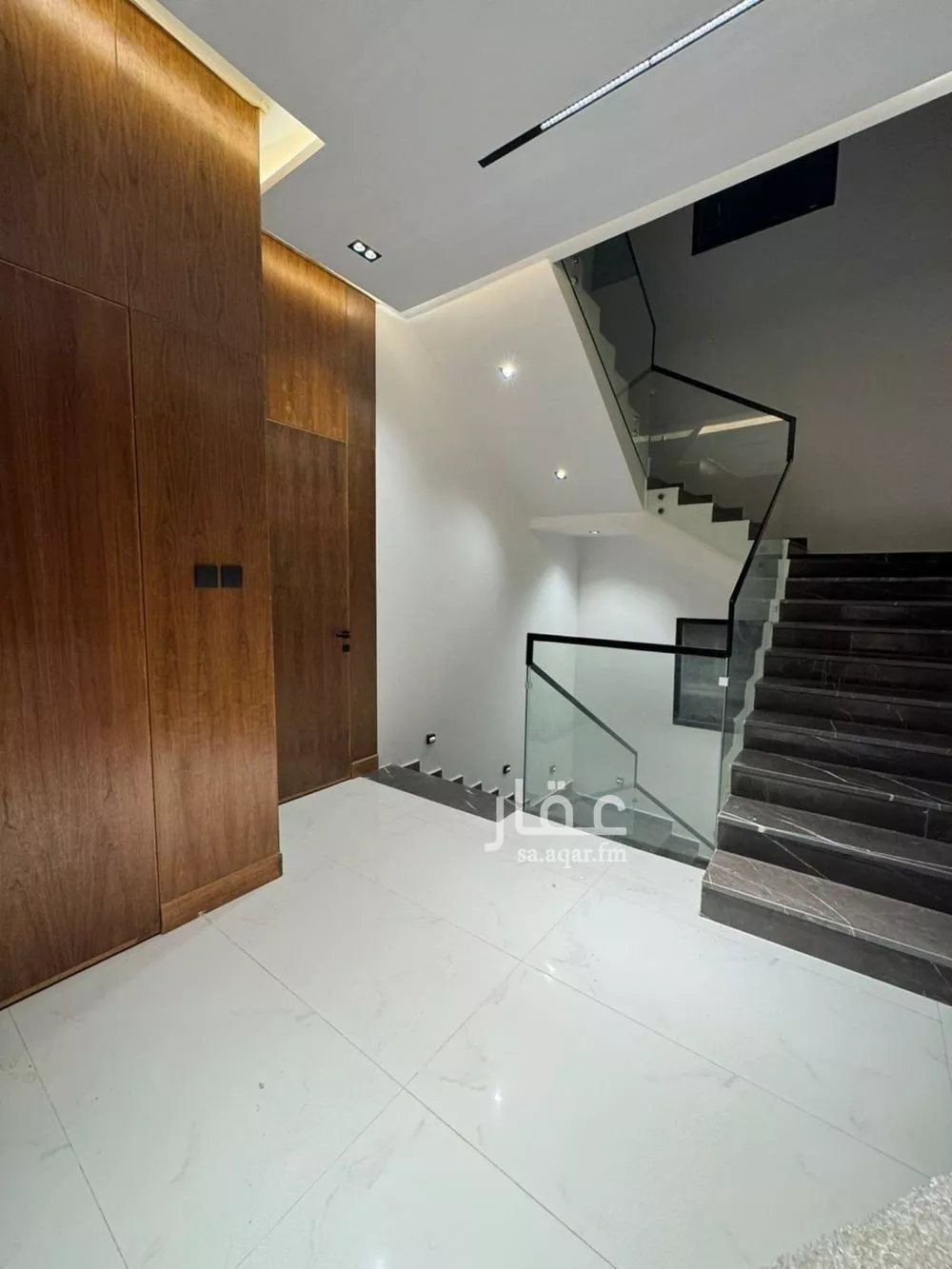 5 bedroom villa in Al Yarmouk 3