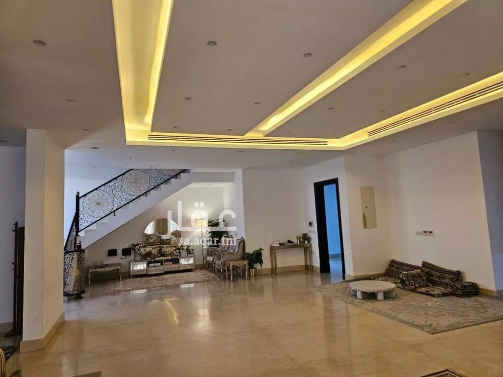 شقة 4 غرف في العارض 4