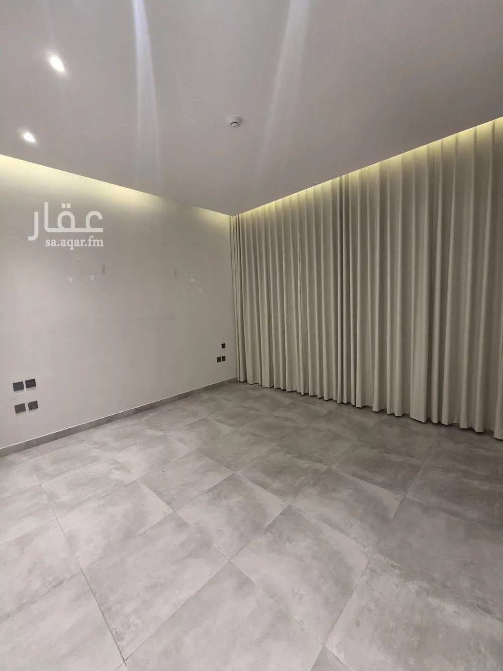 شقة 3 غرف في الملقا 4