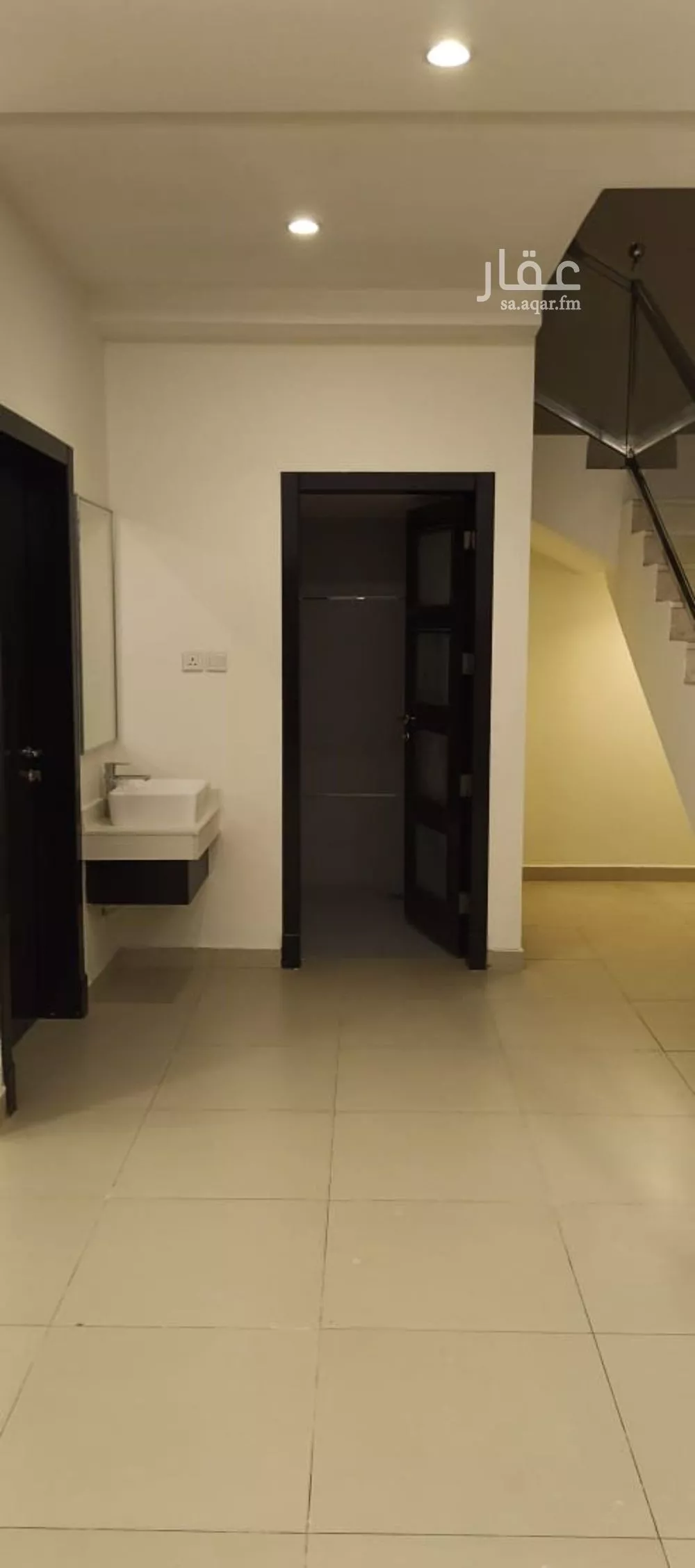 فيلا 6 غرف في العارض 4