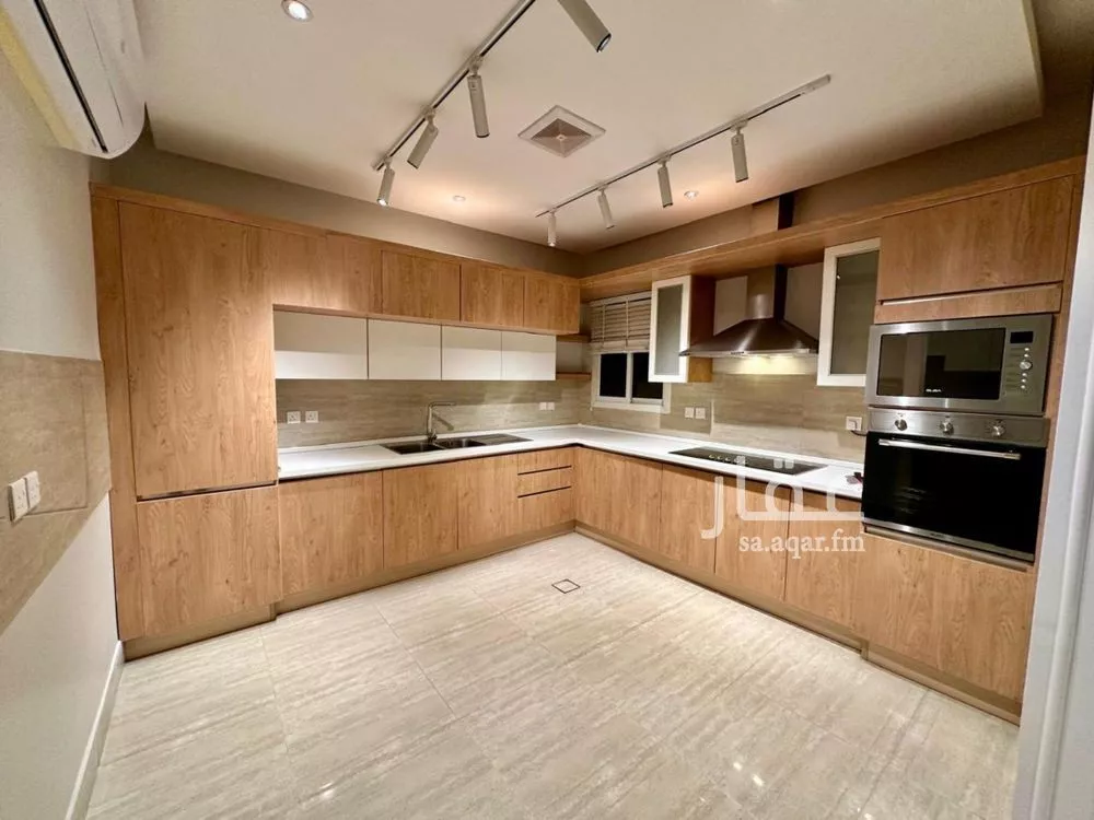 6 bedroom apartment in Al Qairawan, Riyadh 6