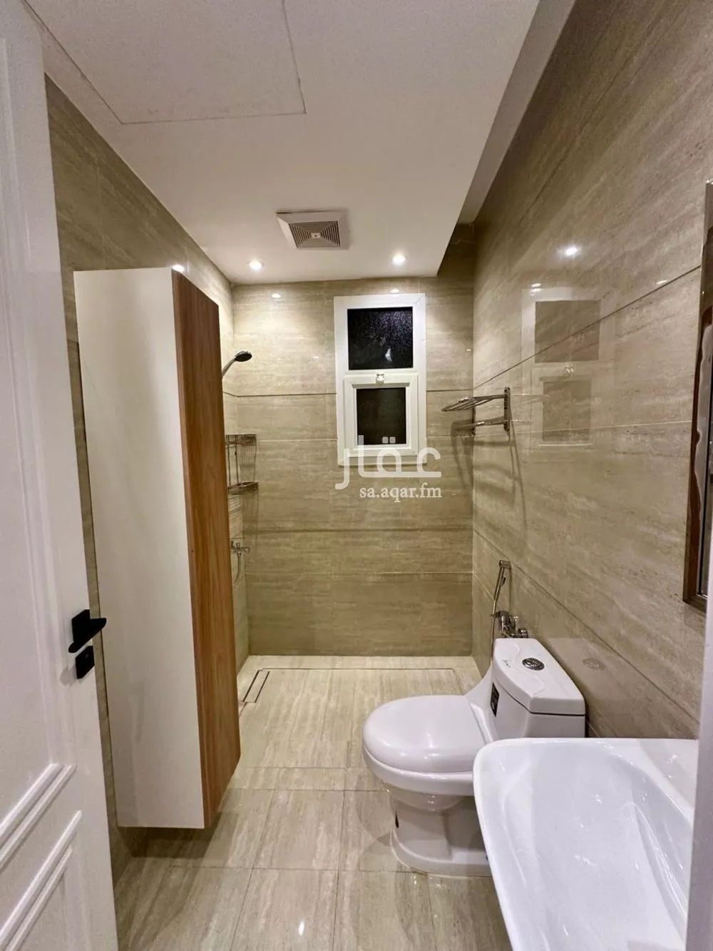 6 bedroom apartment in Al Qairawan, Riyadh 7