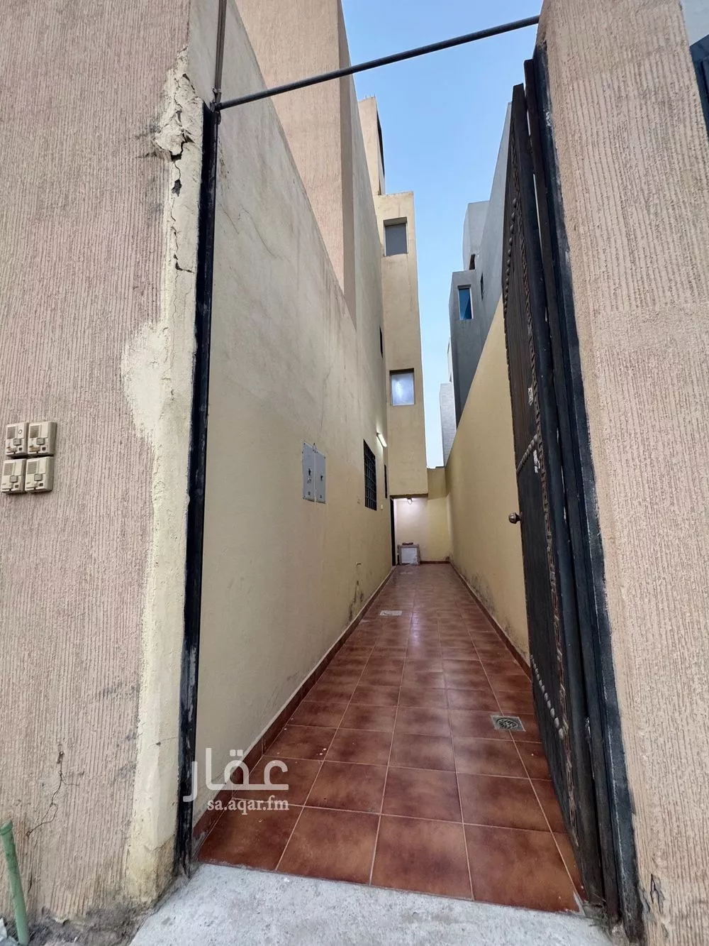 شقة 3 غرف في العارض