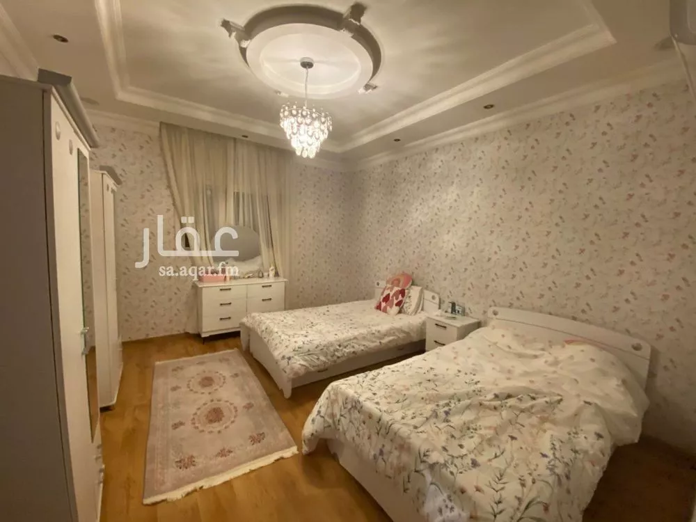 فيلا 6 غرف في عرقة 2