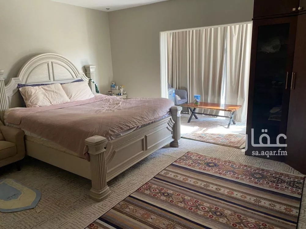 فيلا 6 غرف في عرقة 4