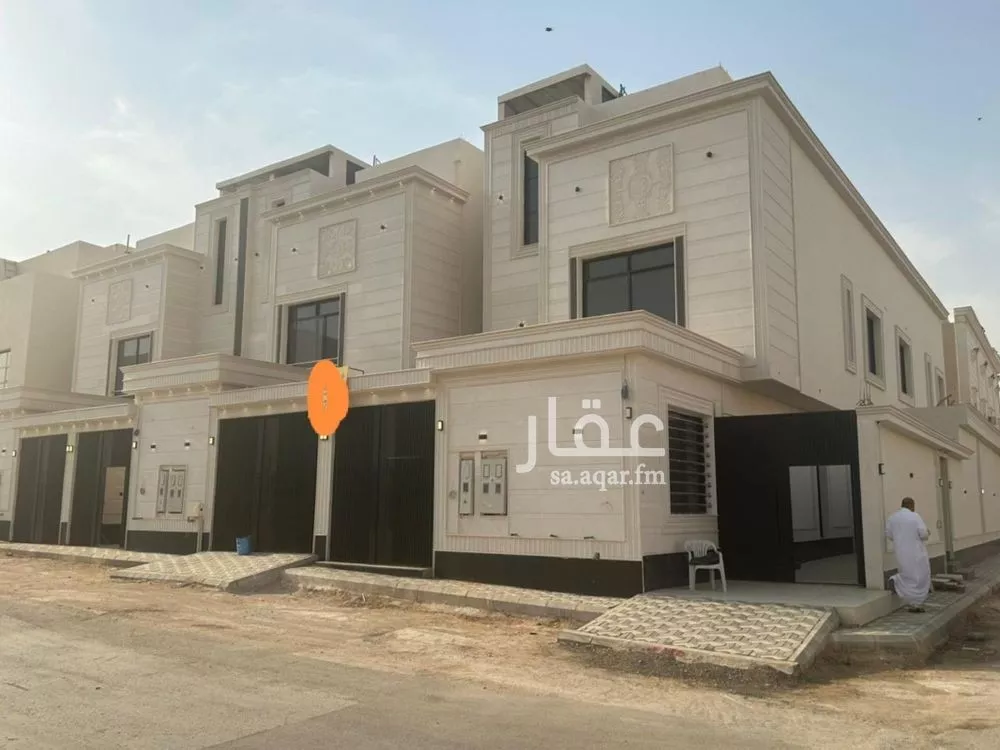 4 bedroom floor in Tuwaiq 3