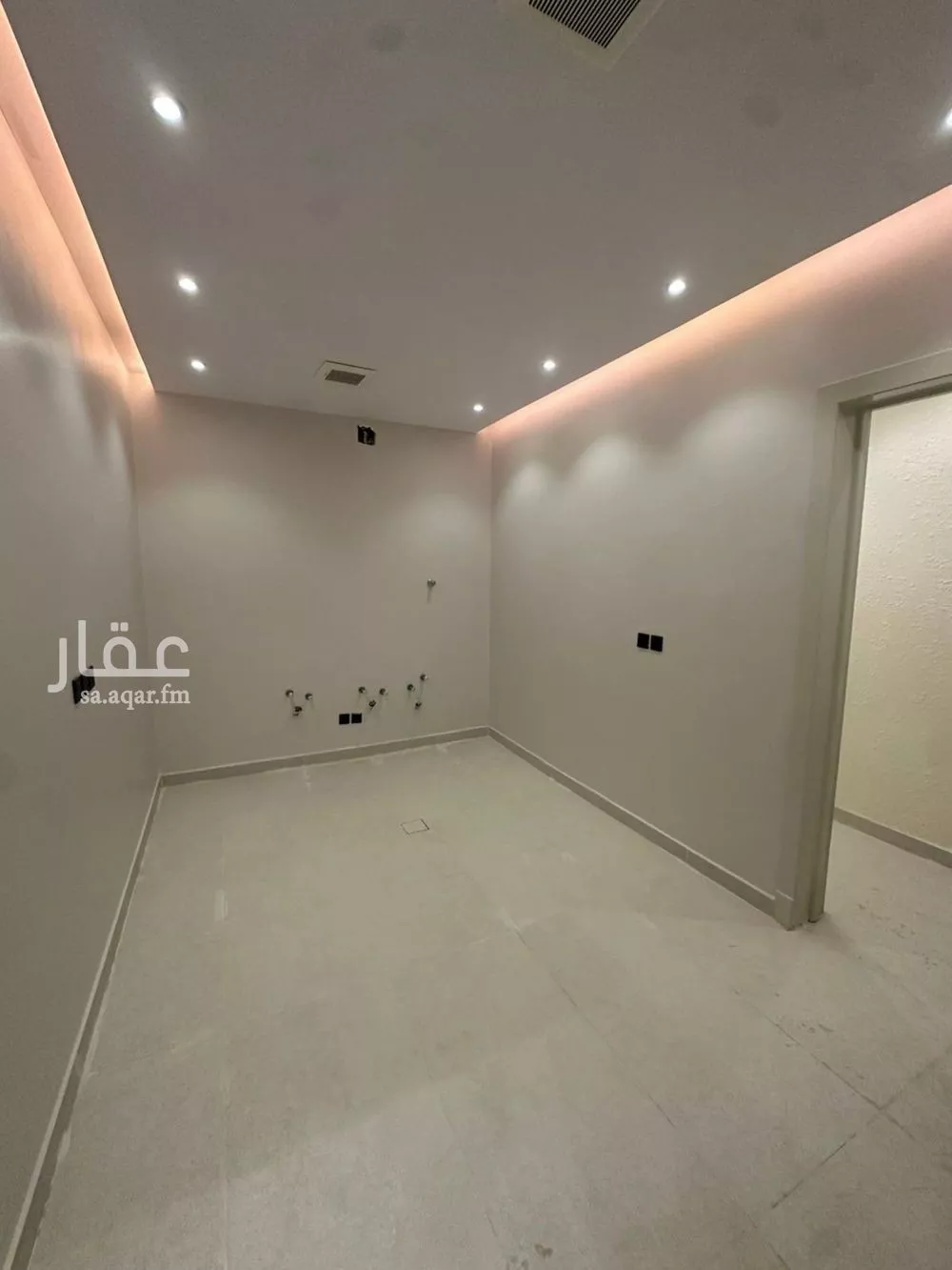 4 bedroom villa in Tuwaiq, Riyadh 11
