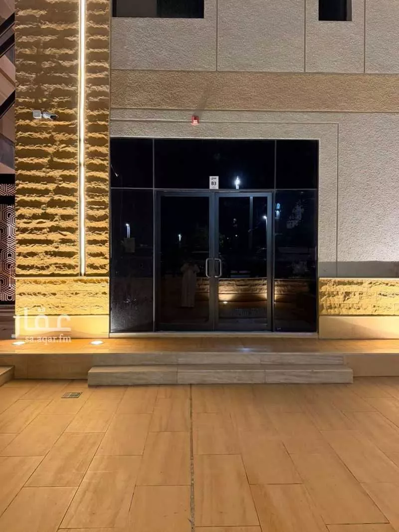 محل 54 م² في جرير 2