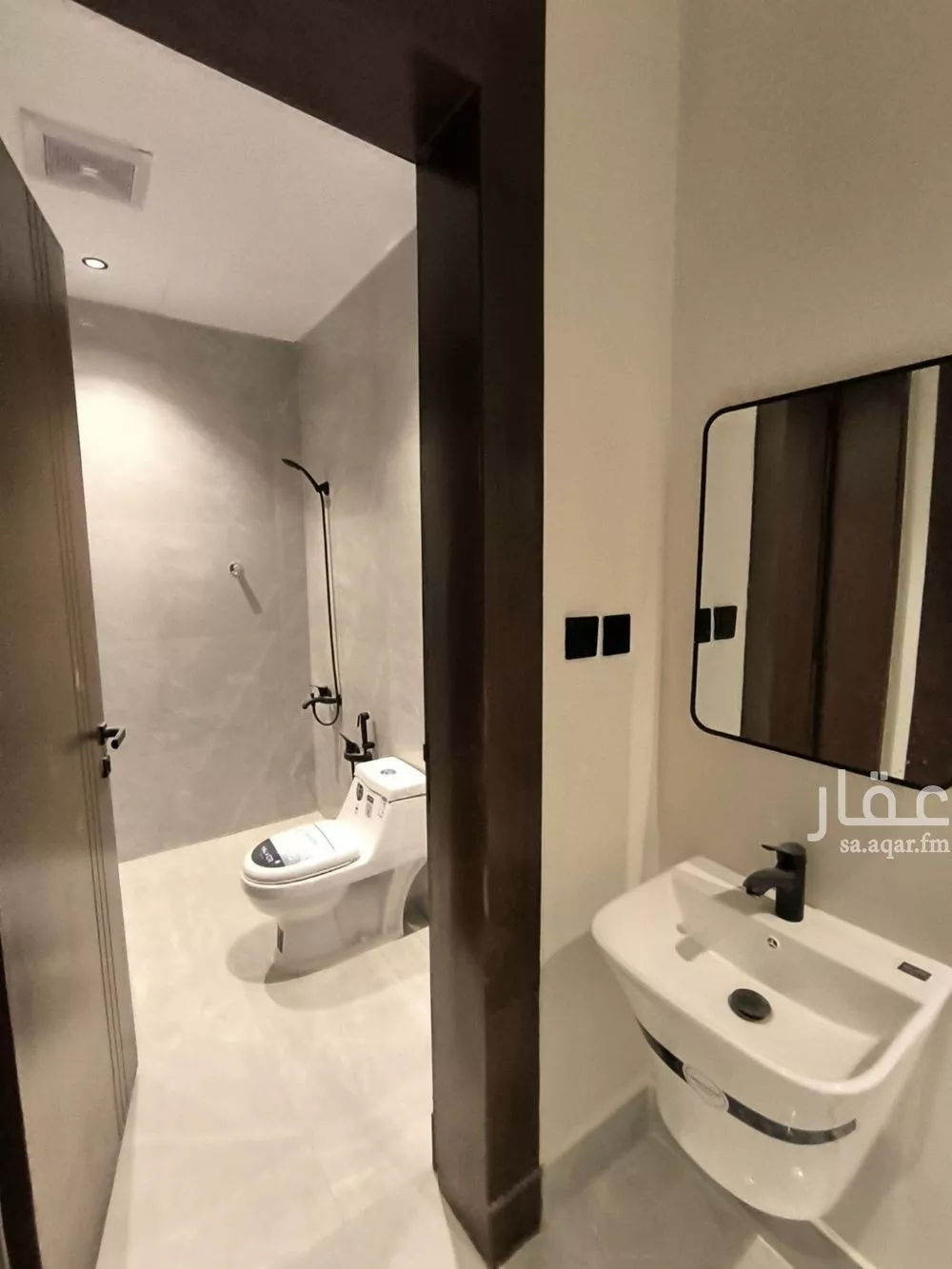 فيلا 5 غرف في الشرق 5