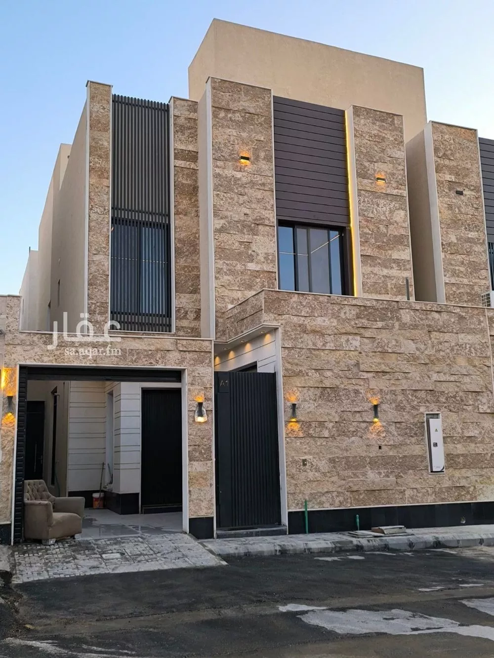 فيلا 5 غرف في الشرق 1