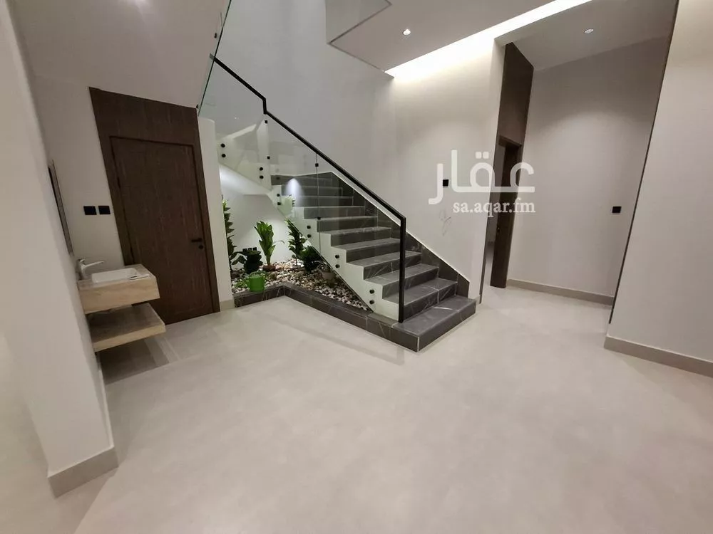 فيلا 5 غرف في الجنادرية 1