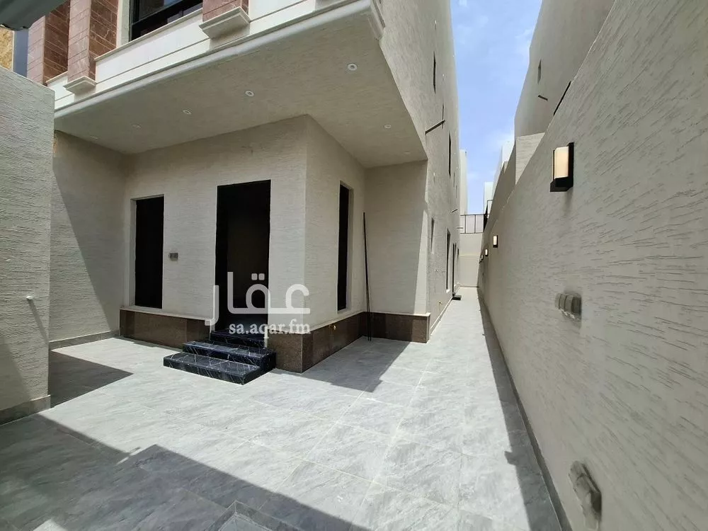 4 bedroom floor in Al Rimal 1