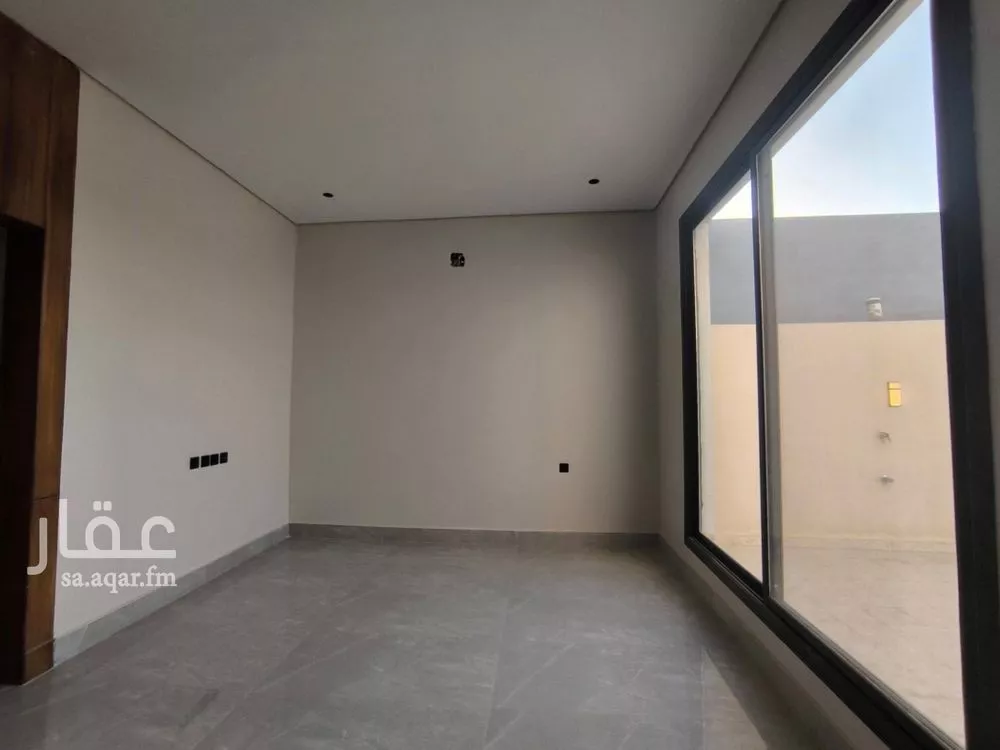 فيلا 5 غرف في الشرق 4